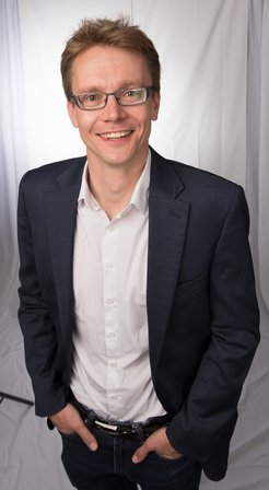 Prof. André SchleifeUniversity of Illinois, Urbana-Champaign, U.S.A.
