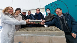 (v.l.n.r) Generalsekretärin der MPG Dr. Schwanitz, Geschäftsführende Direktorin Prof. Poon, AvH Präsident Prof. Schlögl, Bürgermeister Geier, Staatssekretär Wünsch, Direktor Prof. Parkin und Direktor Prof. Feng